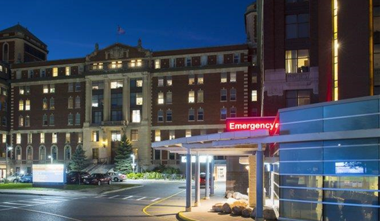 L'urgence à l'Hôpital d'Ottawa en soirée