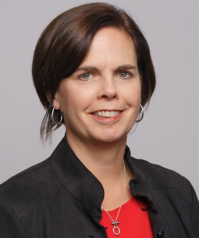 headshot Erin